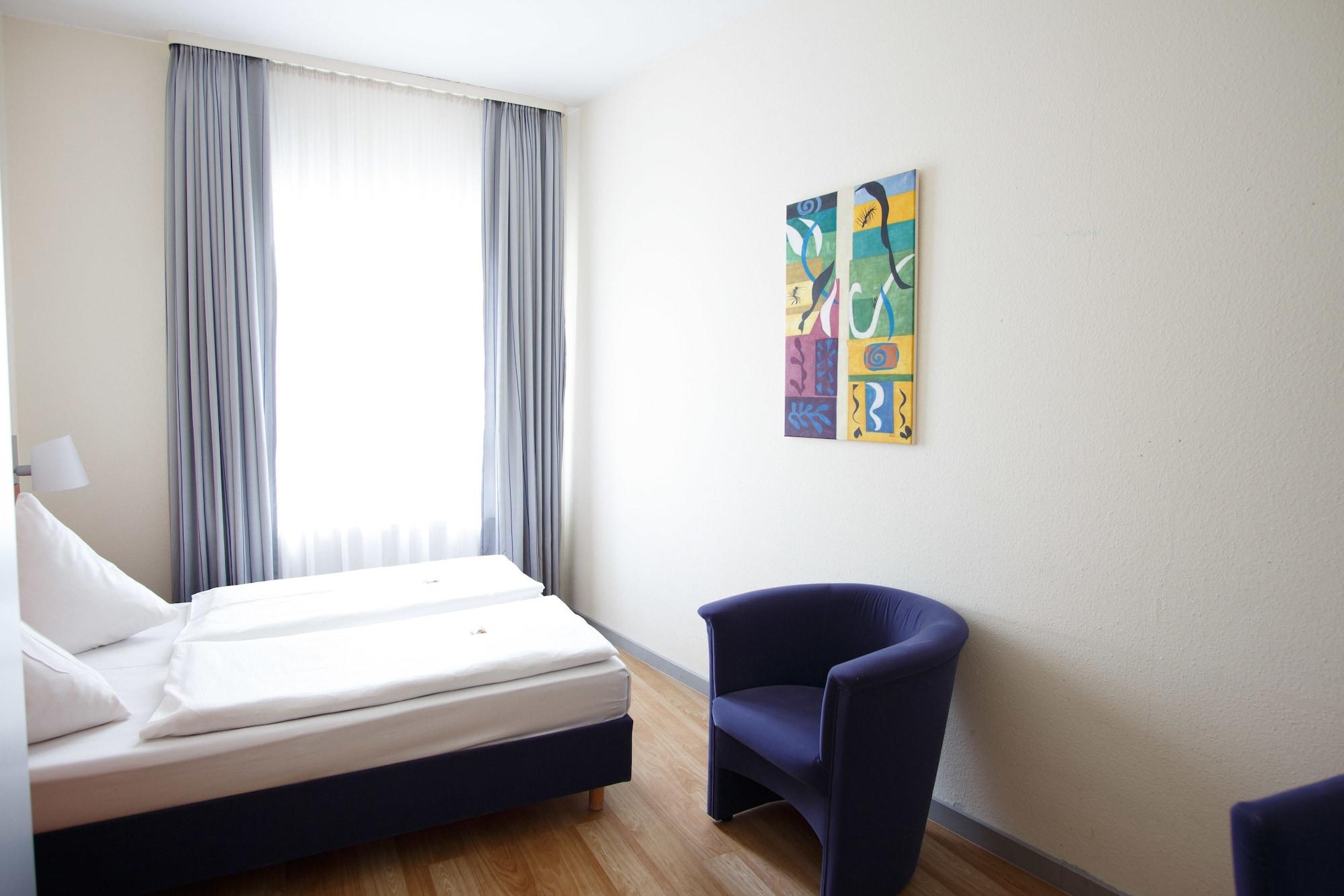 Senator Hotel Frankfurt am Main ภายนอก รูปภาพ