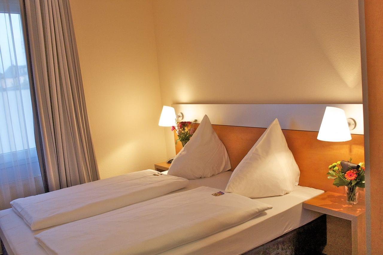Senator Hotel Frankfurt am Main ภายนอก รูปภาพ