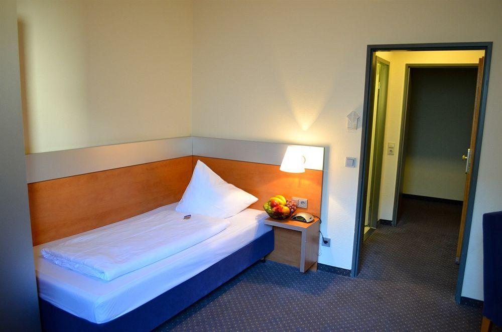 Senator Hotel Frankfurt am Main ภายนอก รูปภาพ