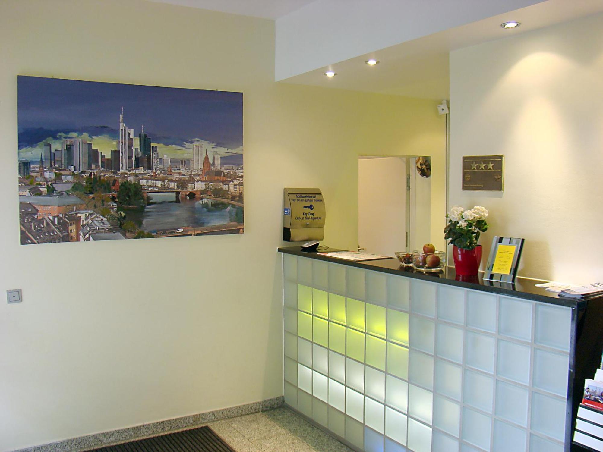 Senator Hotel Frankfurt am Main ภายนอก รูปภาพ